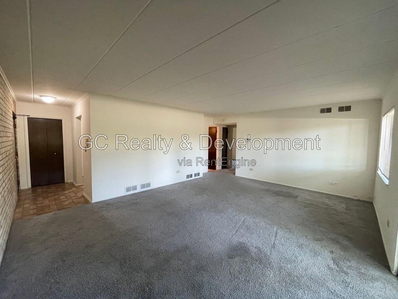 180 N Wolf Rd #1D - Photo 5 of 16