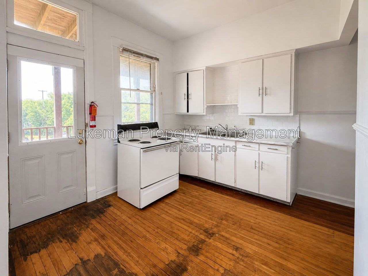 447 W Walnut St #12 - Photo 4 of 11