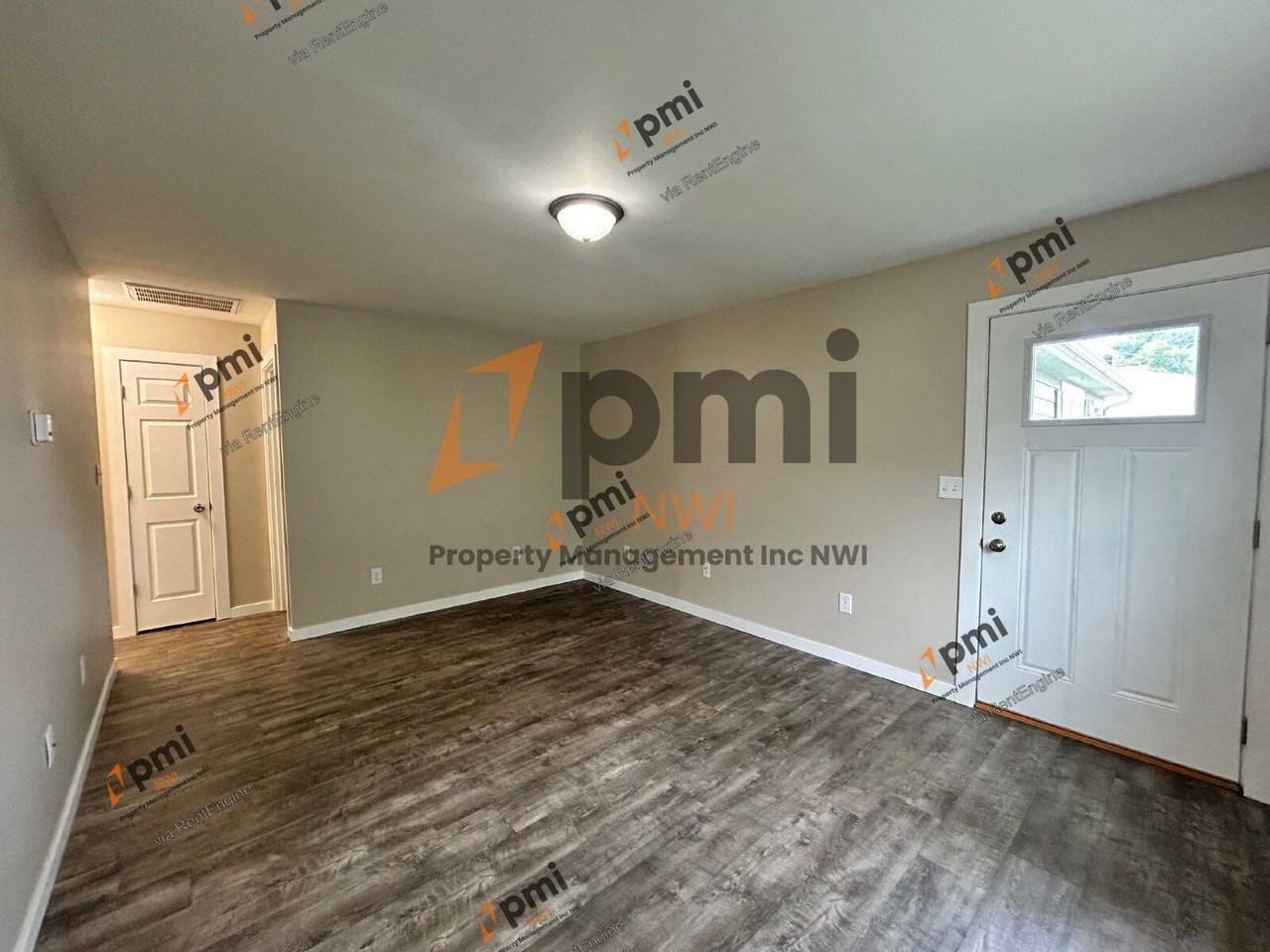 2908 Oakdale Ave - Photo 4 of 14