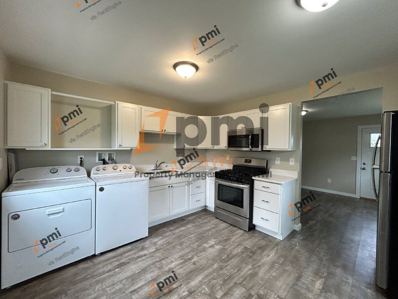 2908 Oakdale Ave - Photo 6 of 14