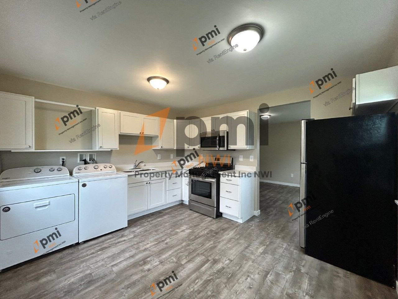 2908 Oakdale Ave - Photo 7 of 14