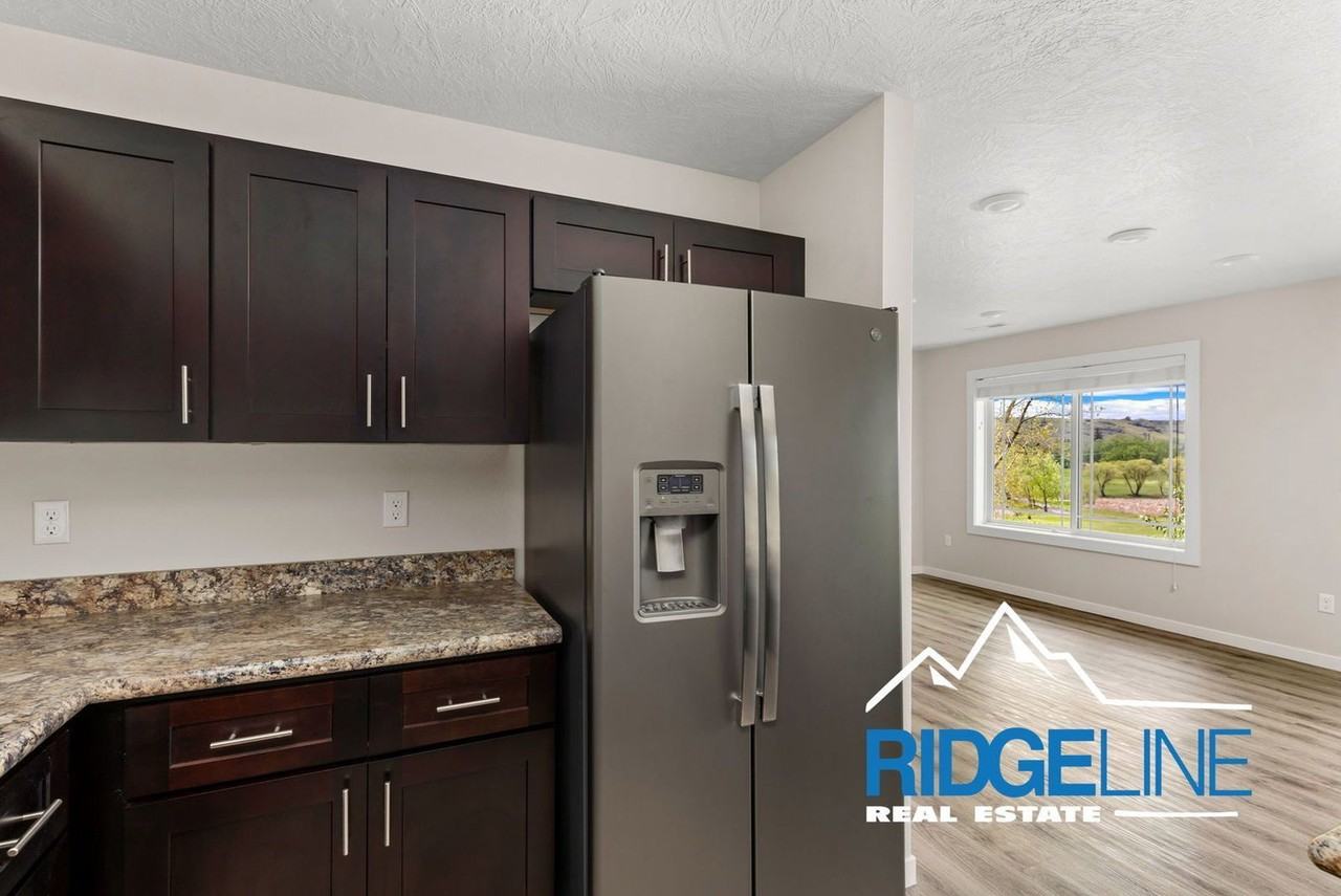 1120 American Ave #7 - Photo 5 of 18