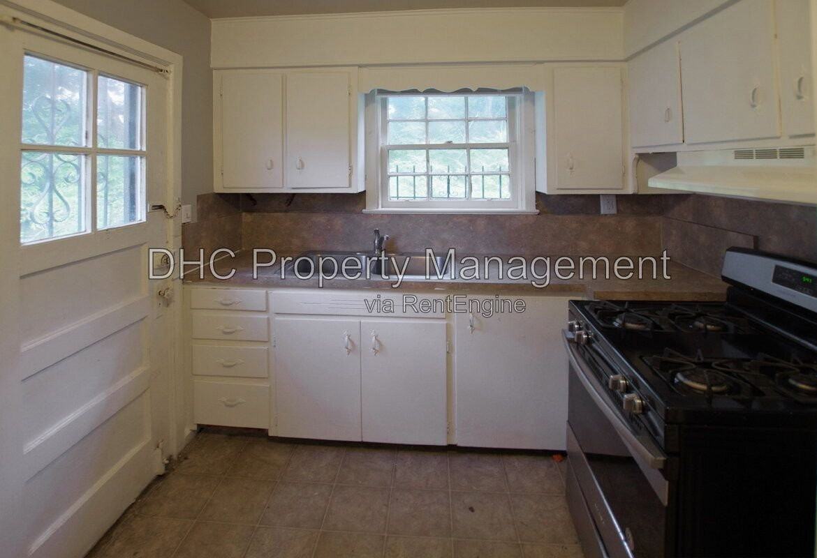 1761 Tiger Flowers Dr Nw - Photo 4 of 16