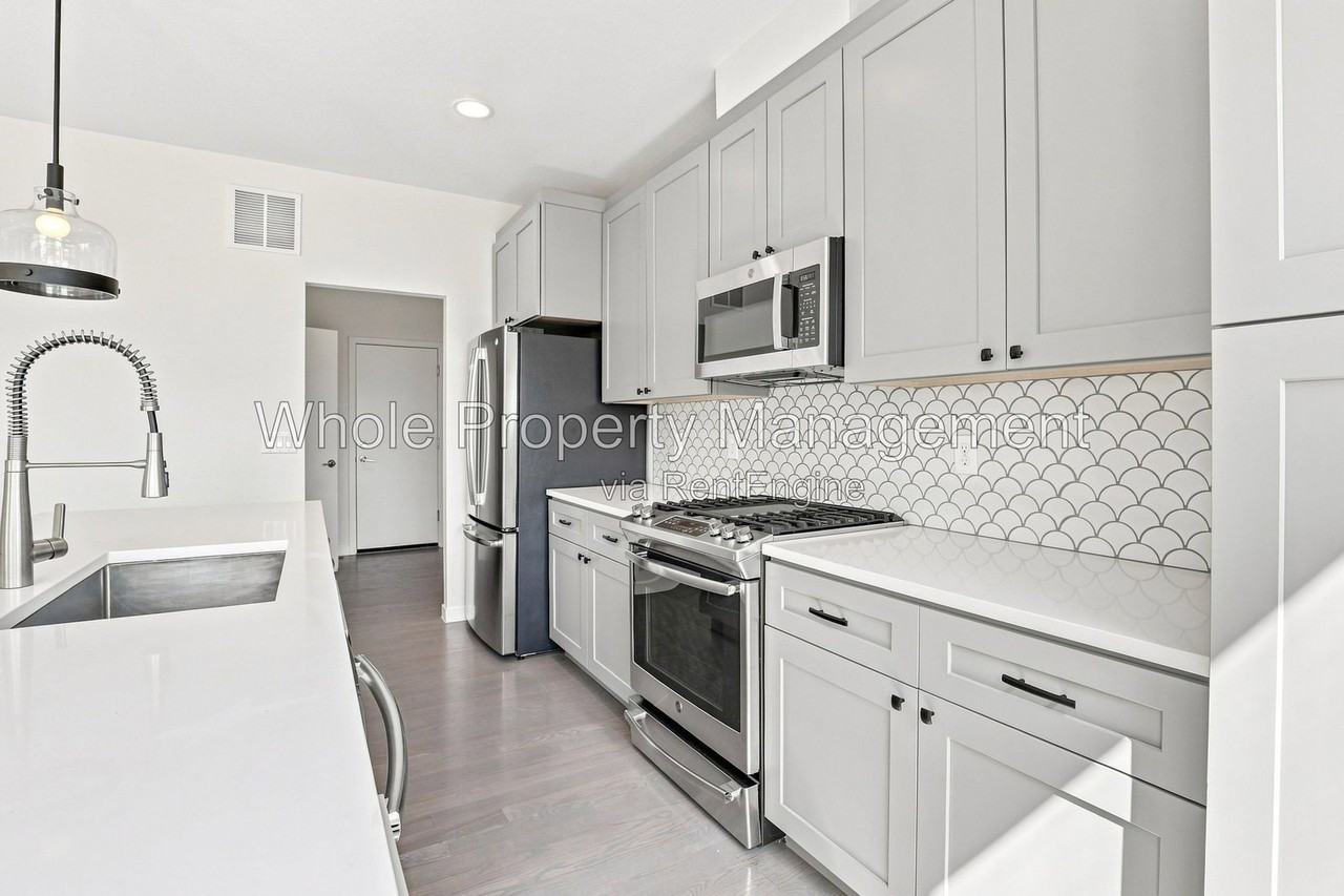 5230 Stuart St - Photo 6 of 30