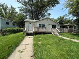 featured image of 3464 Iowa St