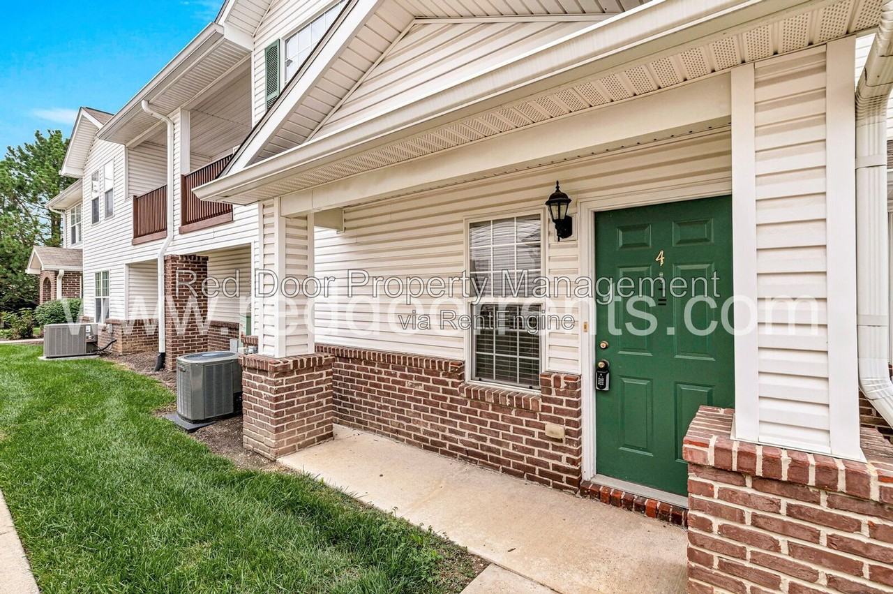 4948 Potomac Square Pl #4 - Photo 3 of 27