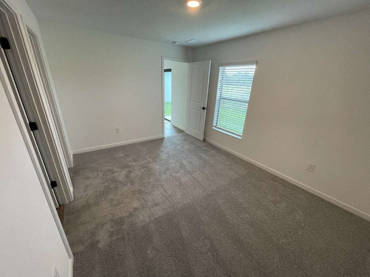 5665 Deep River Ave - Photo 7 of 30