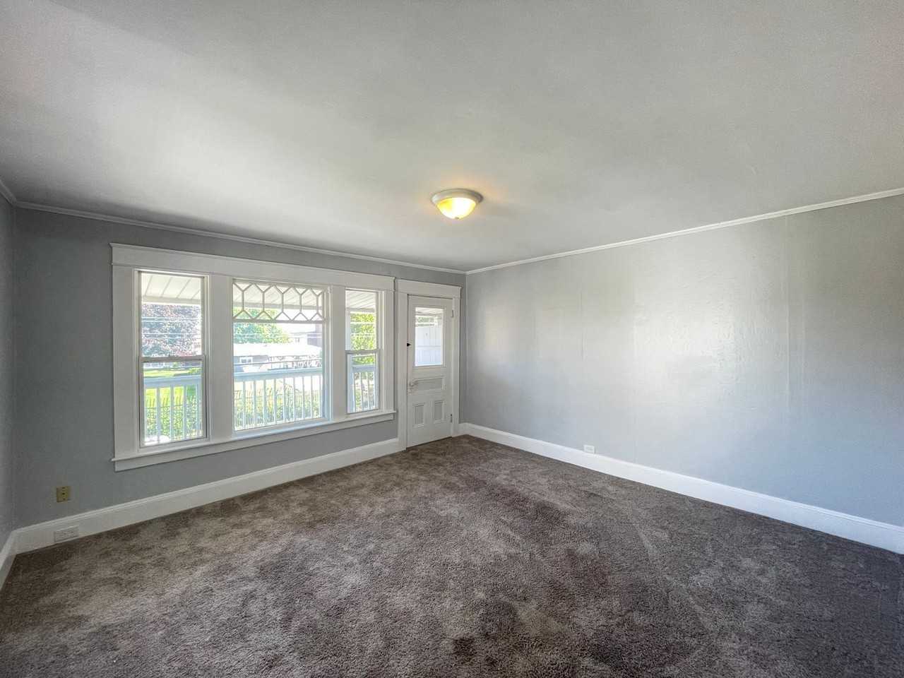 398 Amory St #B - Photo 7 of 16