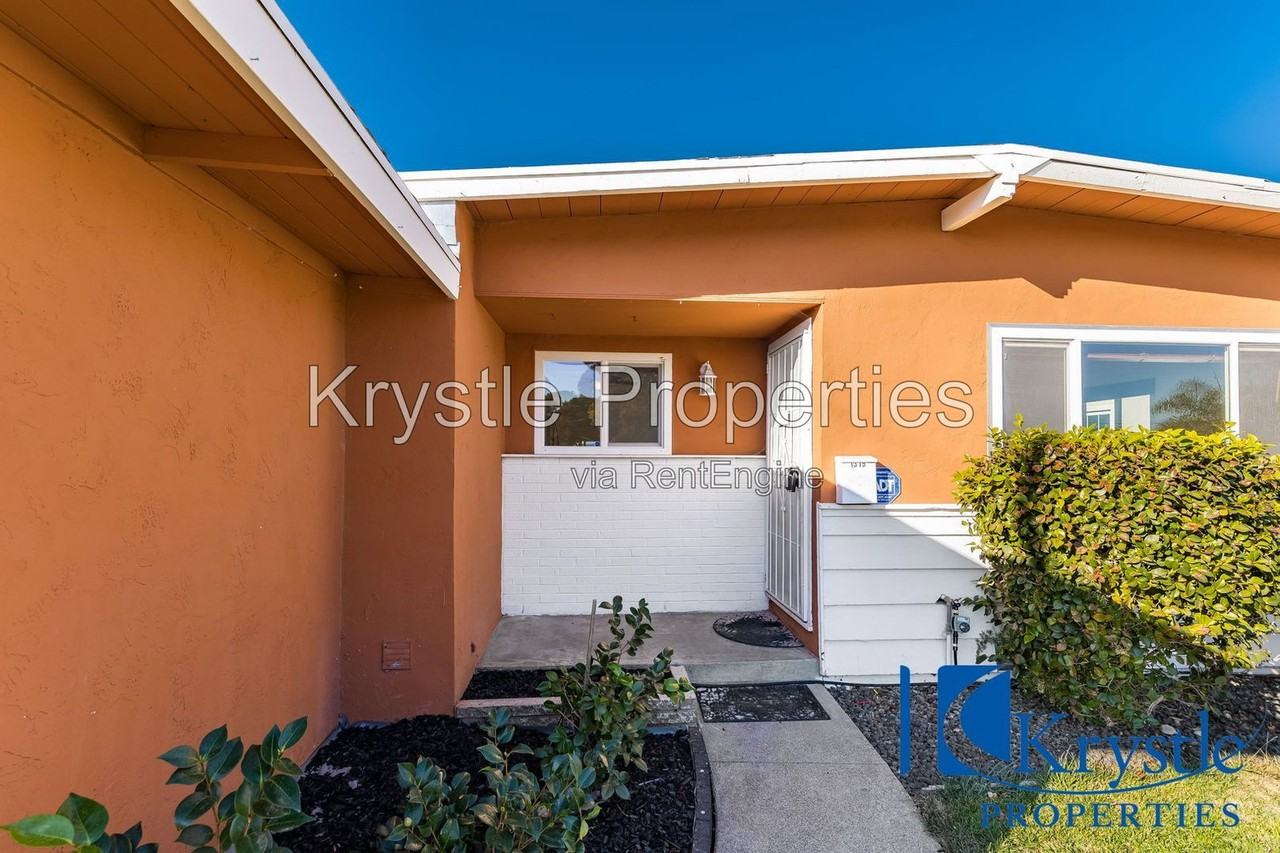 1319 Coolidge St - Photo 3 of 23