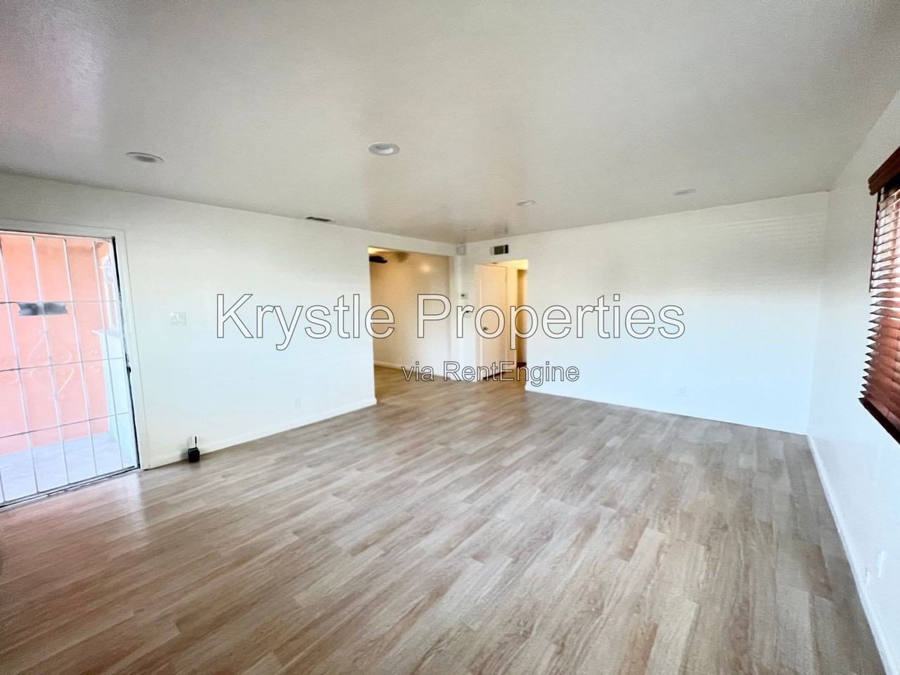 1319 Coolidge St - Photo 4 of 23