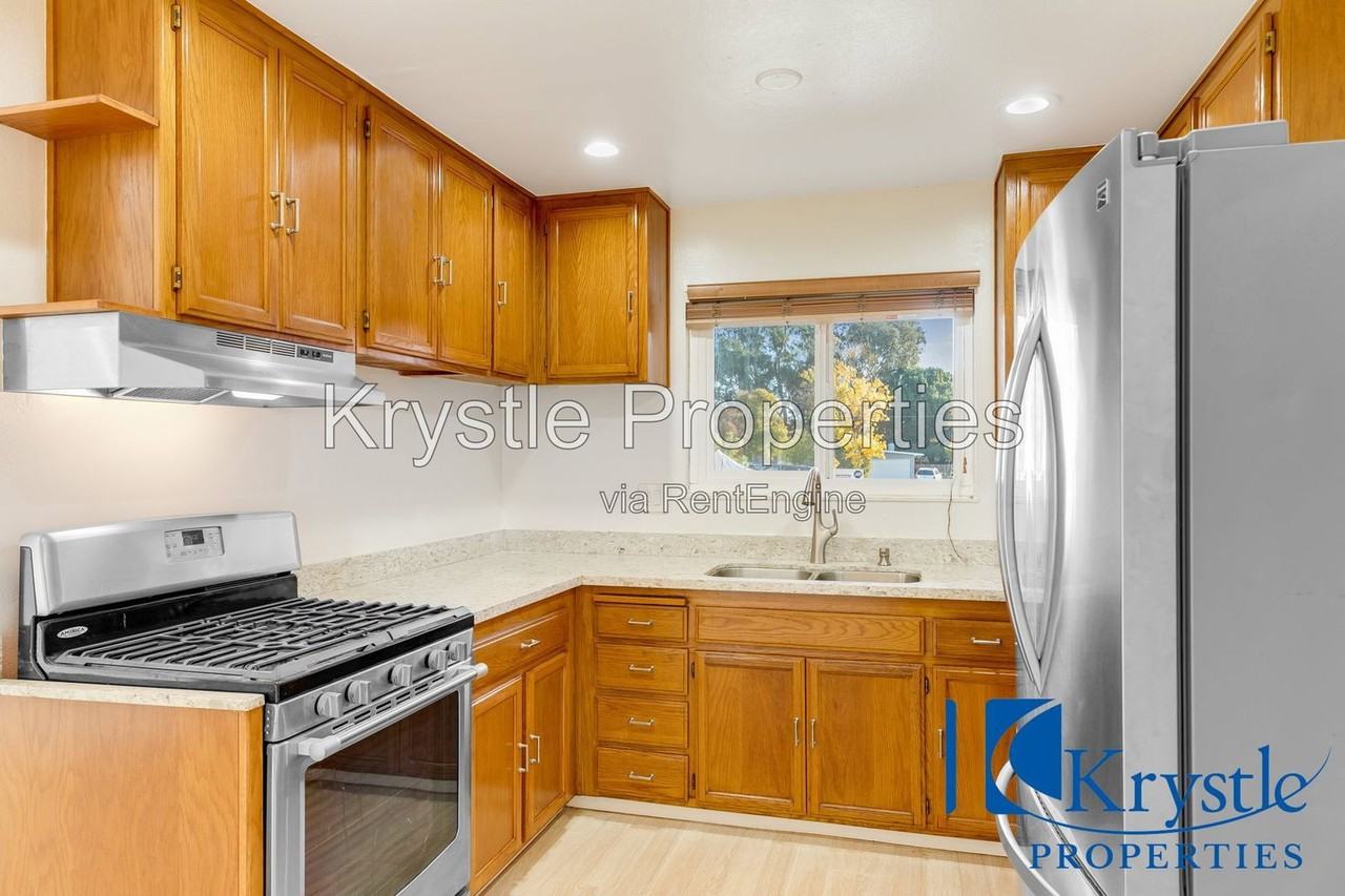 1319 Coolidge St - Photo 6 of 23