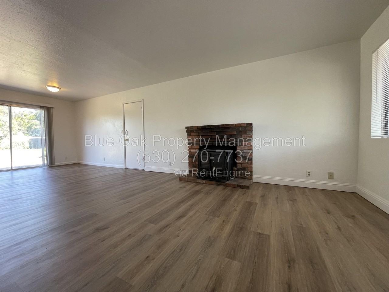 470 Cimarron Dr - Photo 2 of 12