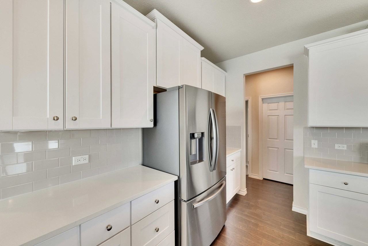 12121 Cimaizon Dr - Photo 4 of 50