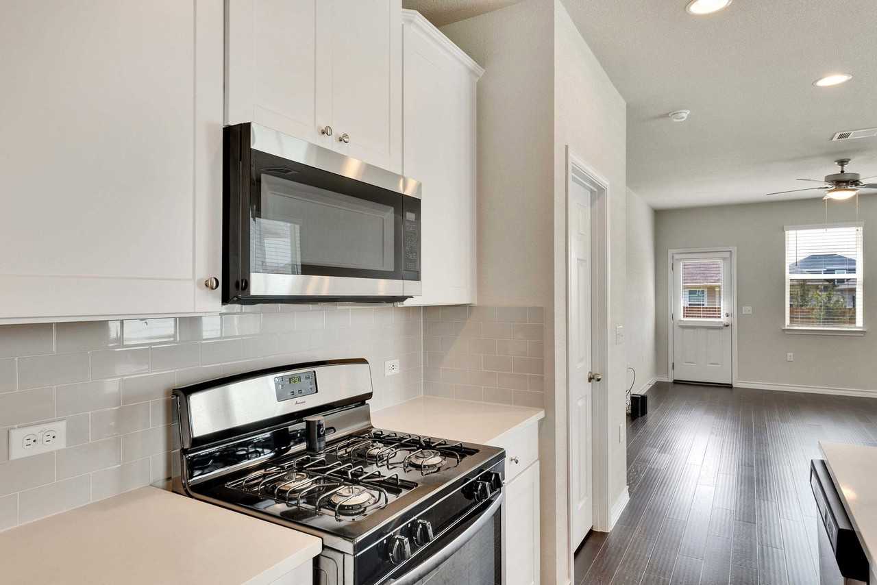 12121 Cimaizon Dr - Photo 6 of 50