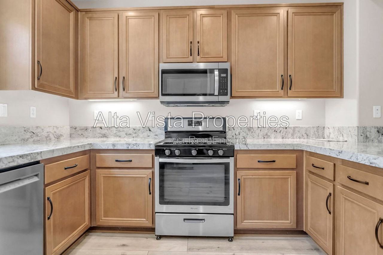 16912 Laurel Hill Ln #119 - Photo 2 of 33