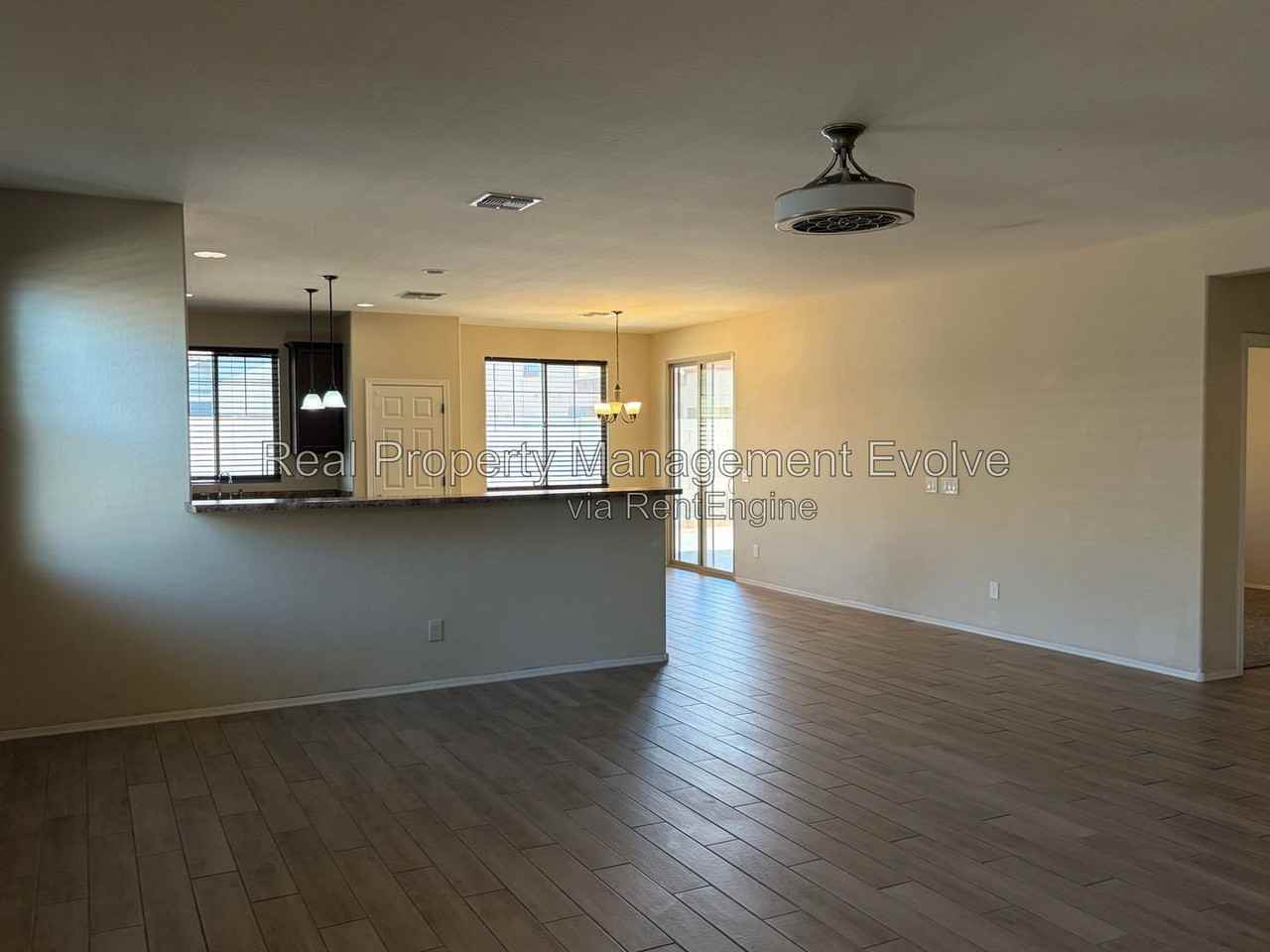 12214 W Superior Ave - Photo 4 of 37