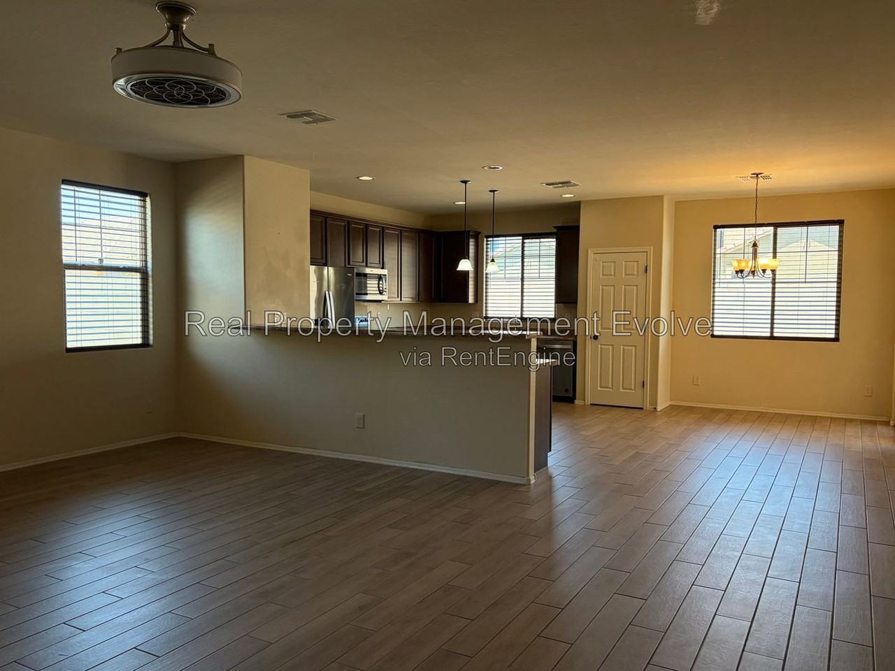 12214 W Superior Ave - Photo 7 of 37