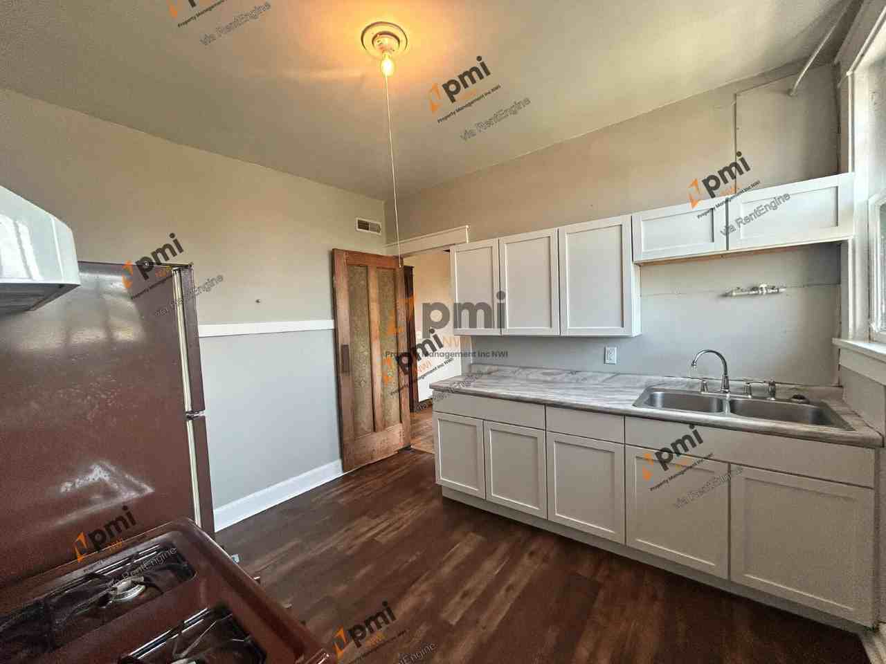 710 Perry St #8 - Photo 5 of 25