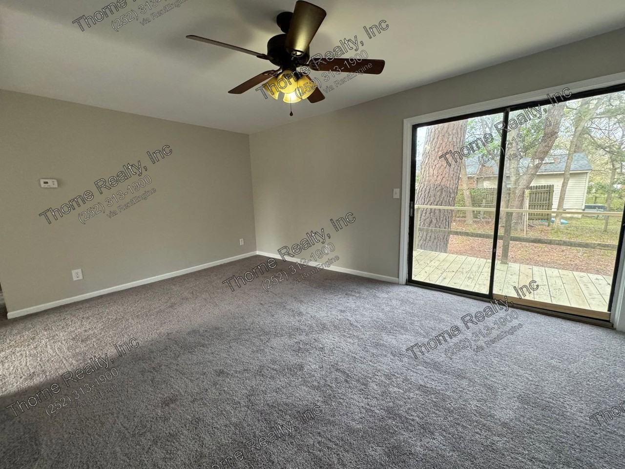 809 Lloyd St - Photo 4 of 15