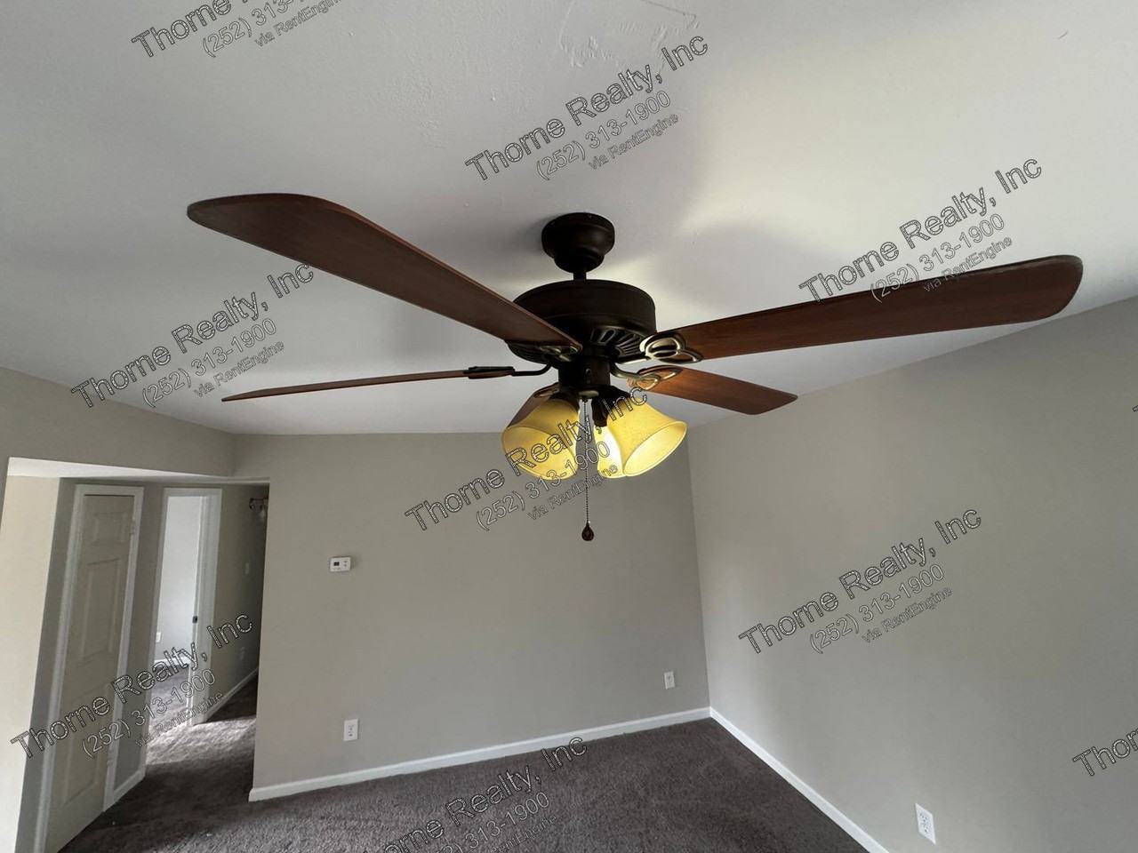 809 Lloyd St - Photo 5 of 15