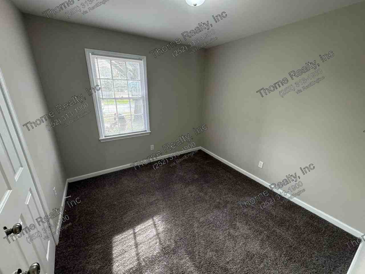 809 Lloyd St - Photo 6 of 15