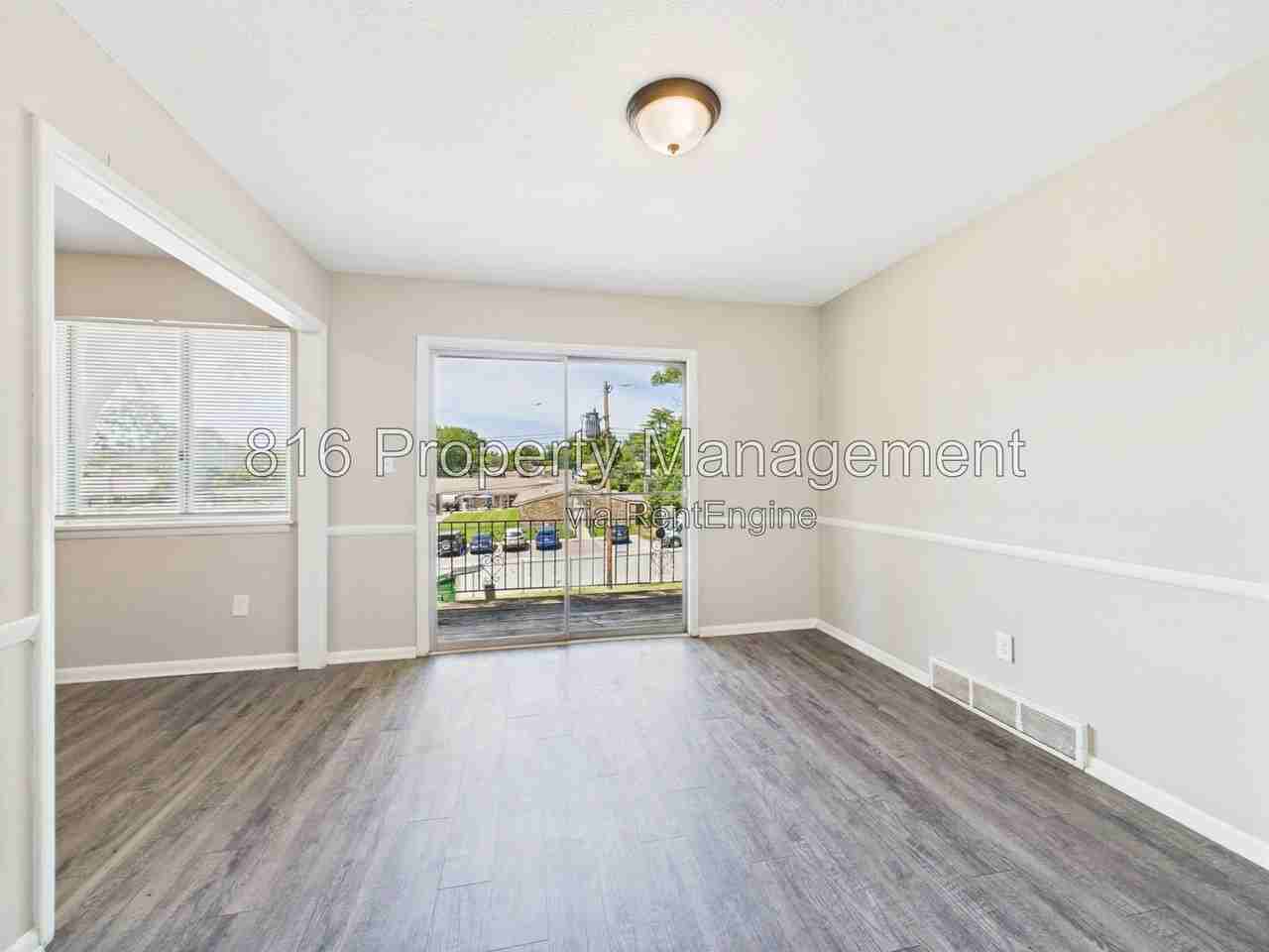 8034 Campbell St - Photo 4 of 16