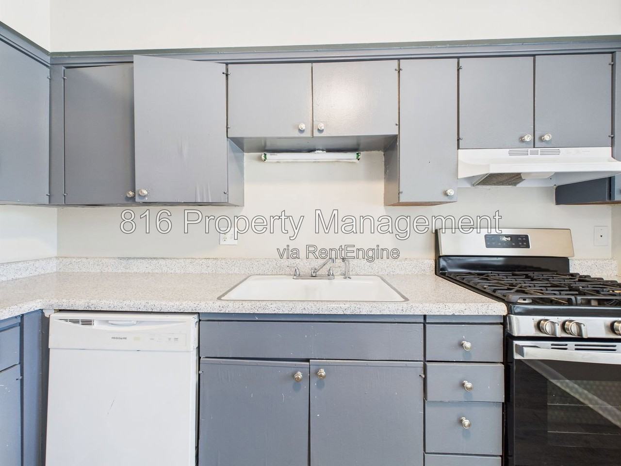 8034 Campbell St - Photo 7 of 16