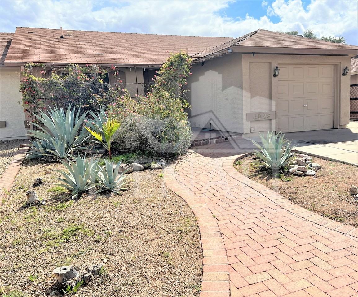 3029 W Tonopah Dr - Photo 3 of 16