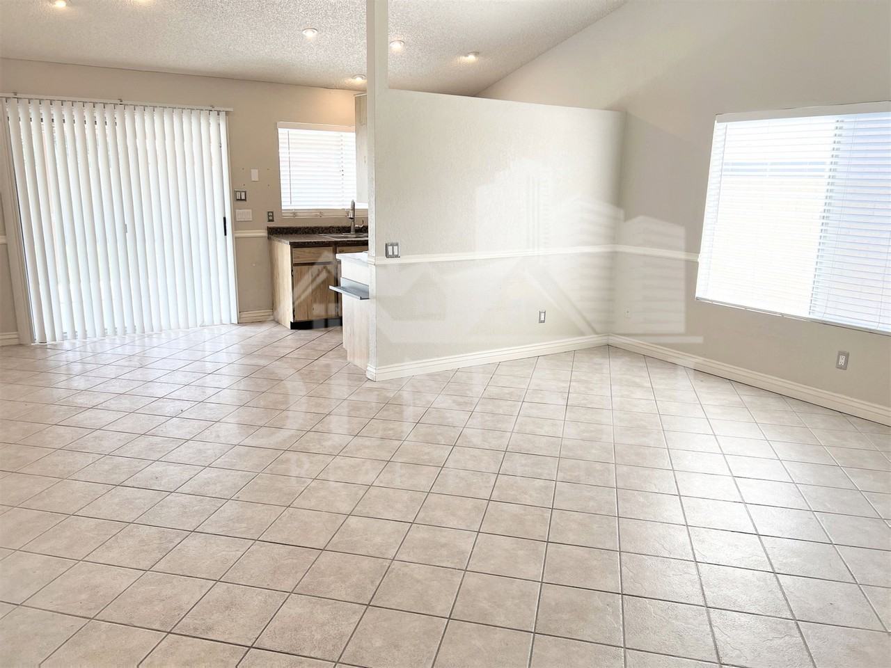3029 W Tonopah Dr - Photo 4 of 16