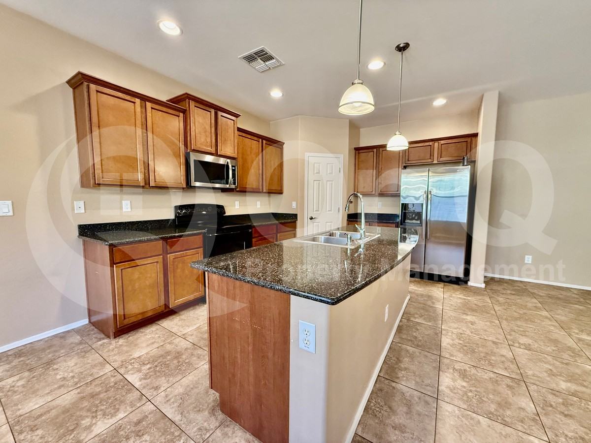 3430 E Mesquite St - Photo 3 of 34