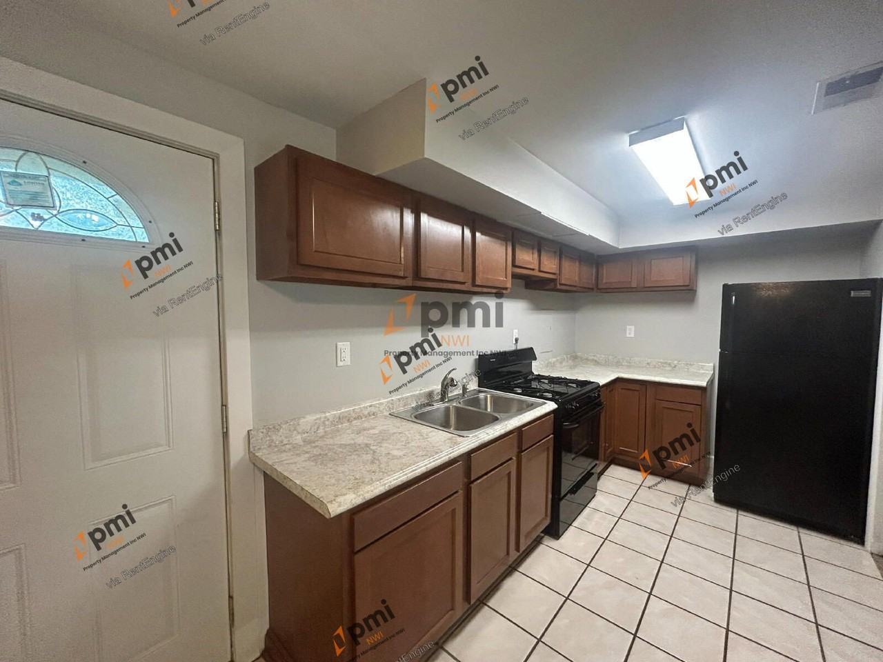 2355 Hickory St #2353 - Photo 4 of 20