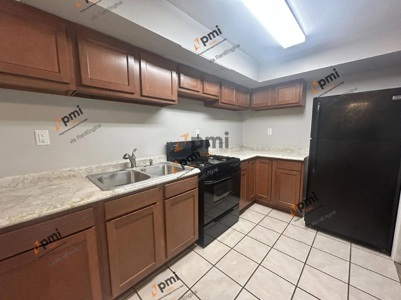 2355 Hickory St #2353 - Photo 5 of 20