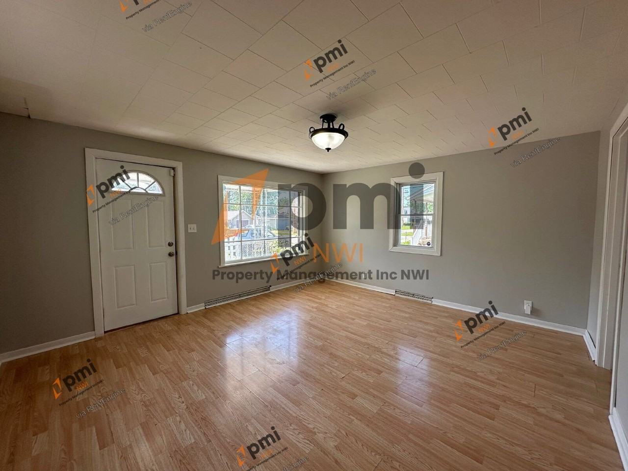 1518 Oak St - Photo 4 of 12