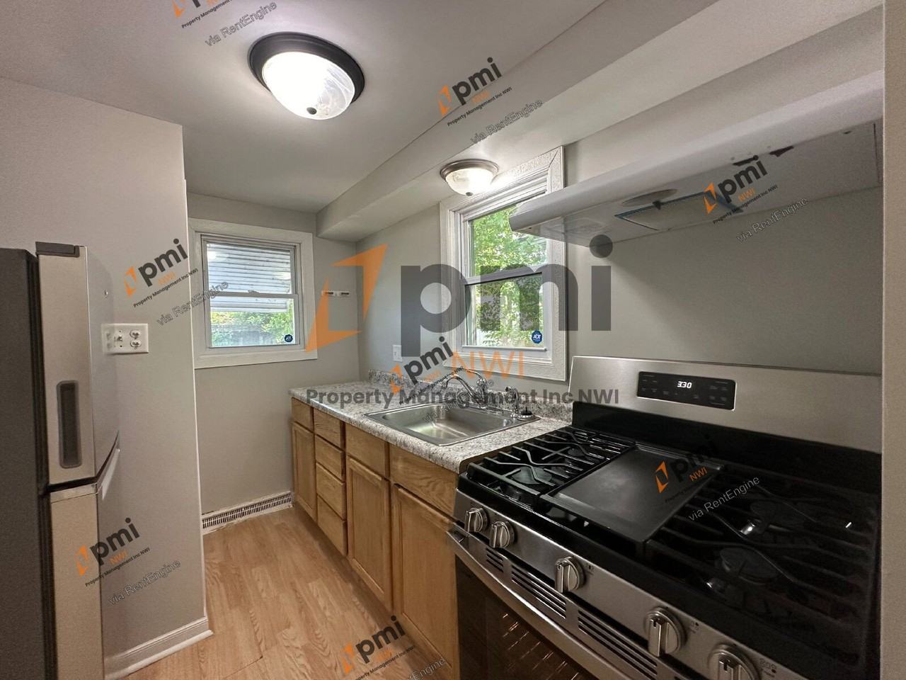 1518 Oak St - Photo 5 of 12