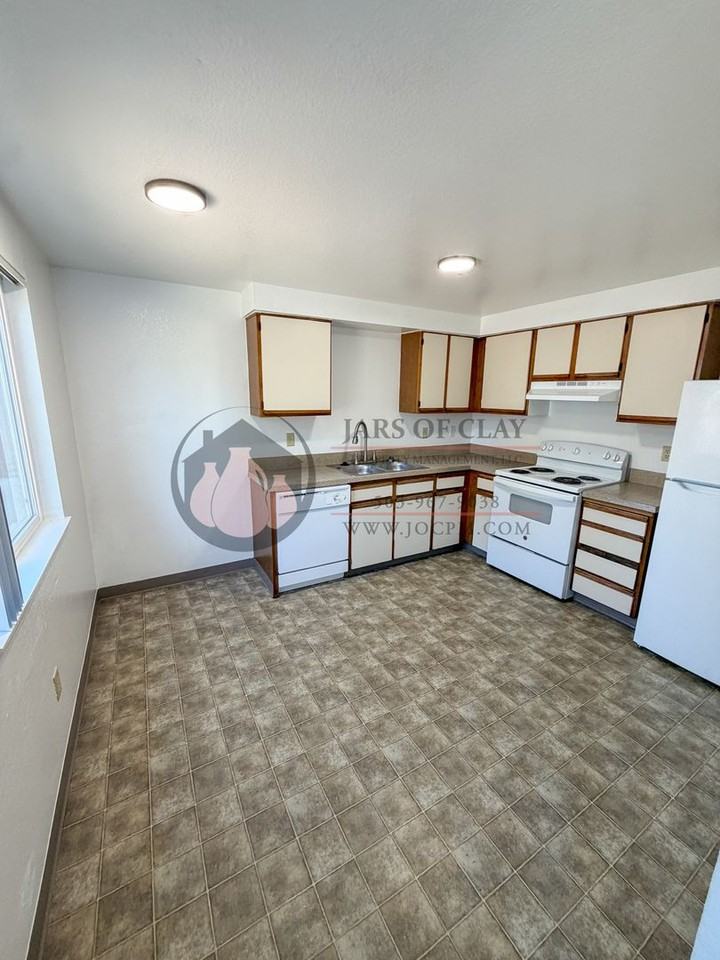 3921 Partridge Ln Ne - Photo 4 of 9