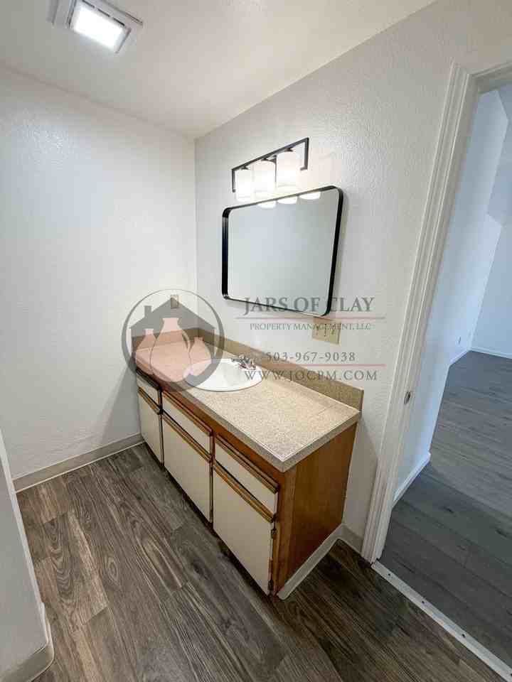3921 Partridge Ln Ne - Photo 6 of 9