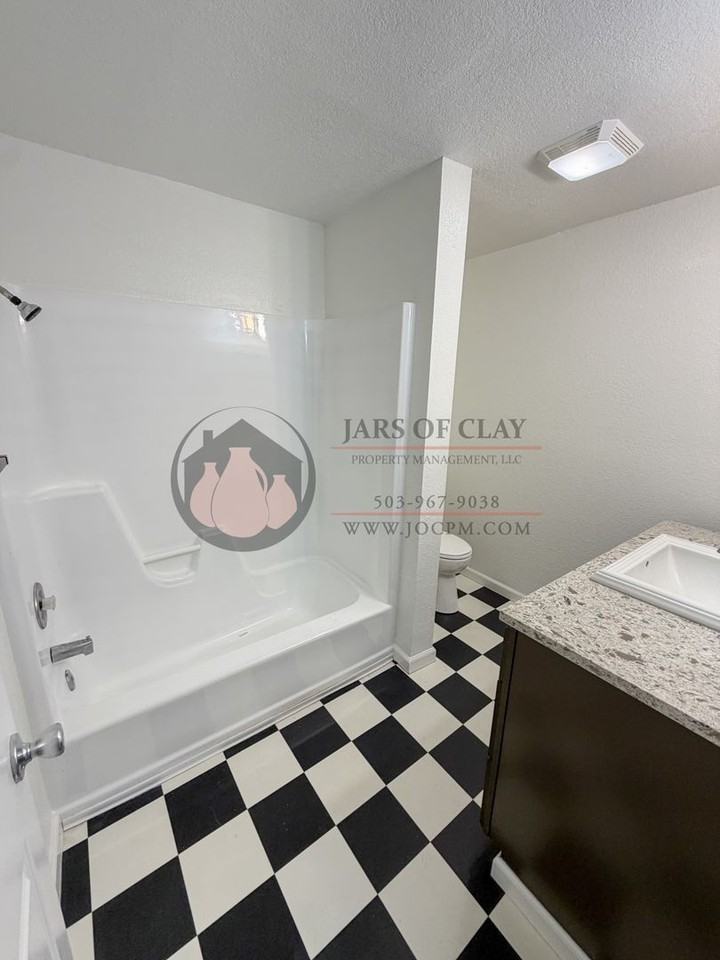 3926 Partridge Ln Ne - Photo 5 of 8