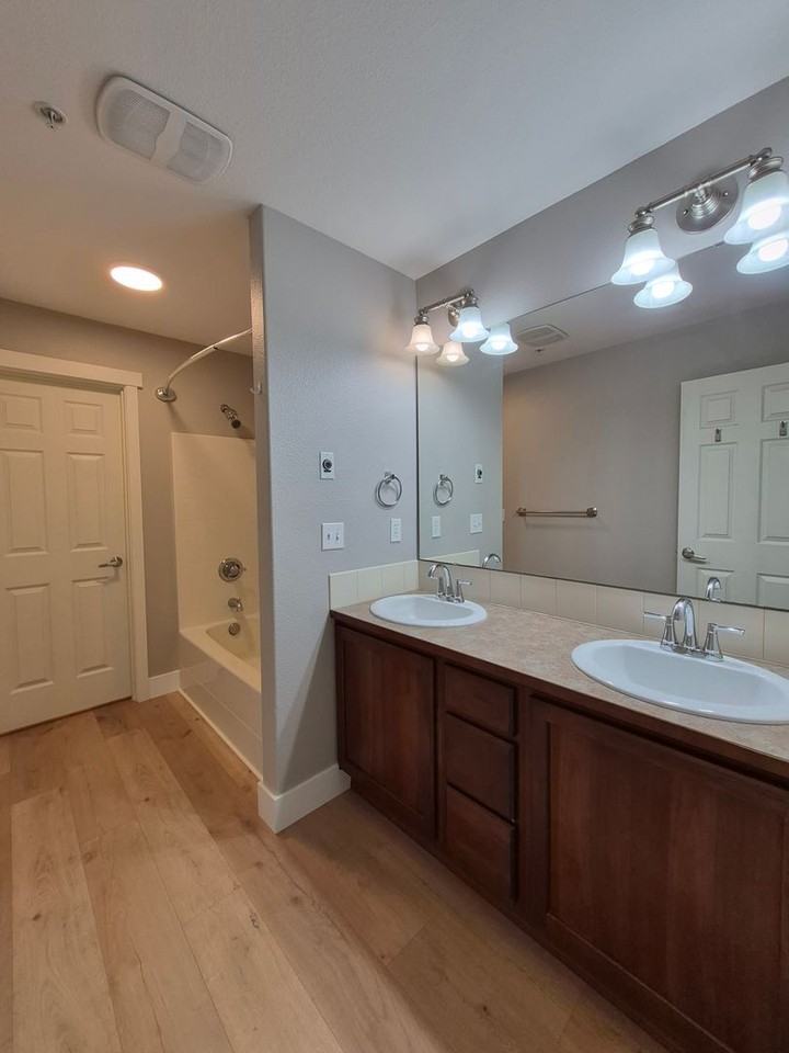 17814 75th Ave E - Photo 5 of 12