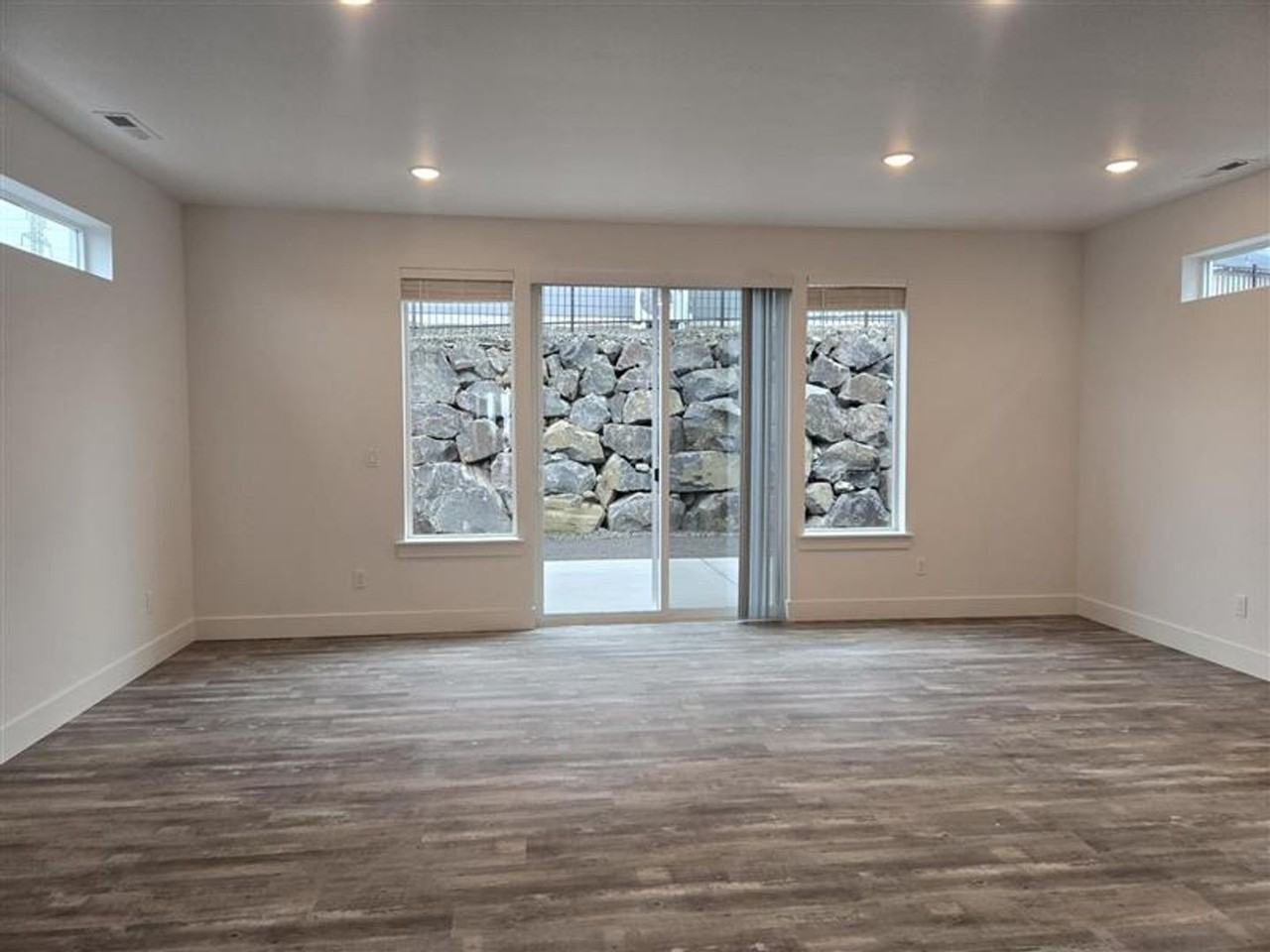 5873 W 40th Ct - Photo 6 of 29