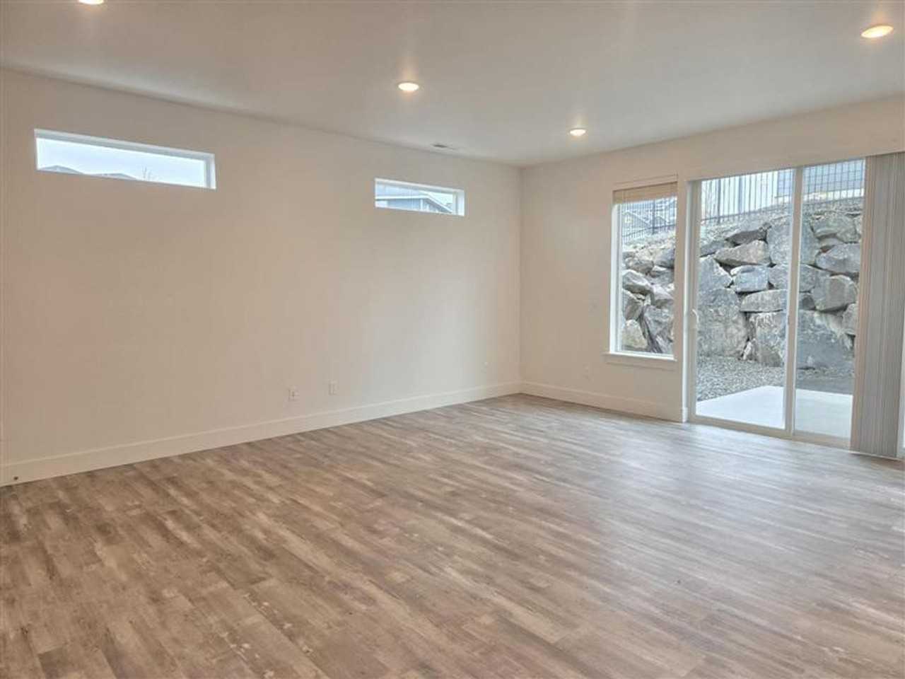 5873 W 40th Ct - Photo 5 of 29