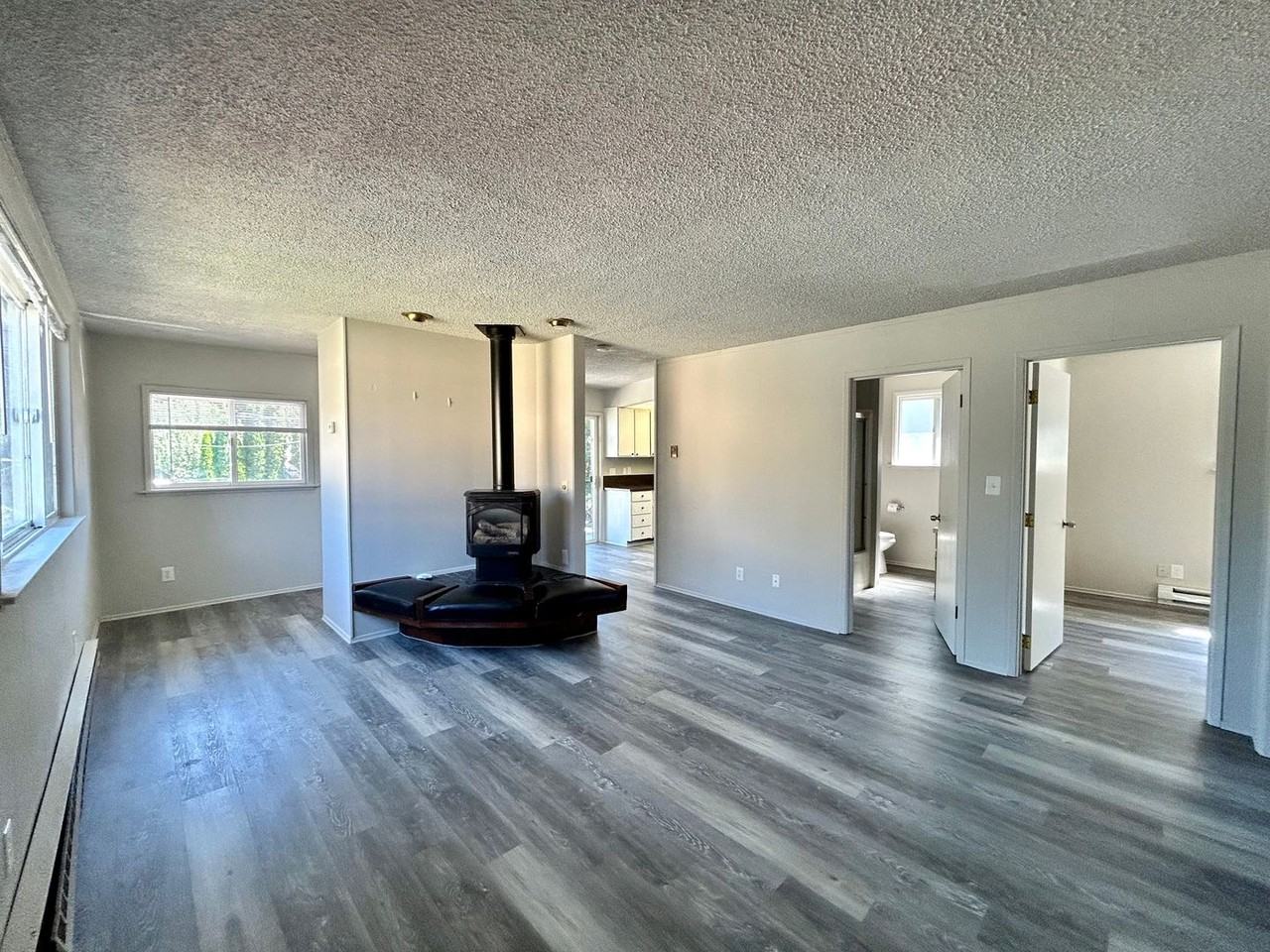 603 E 3rd Ave - Photo 3 of 17