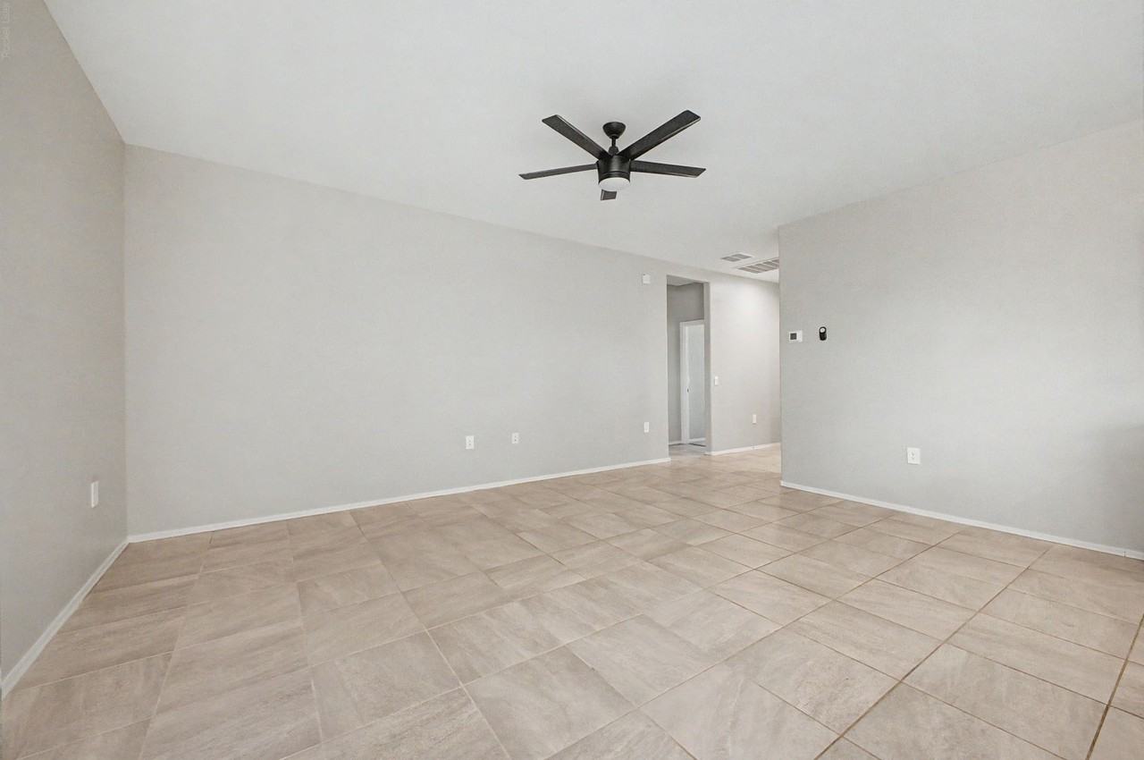 103 S Collier Ln - Photo 4 of 31