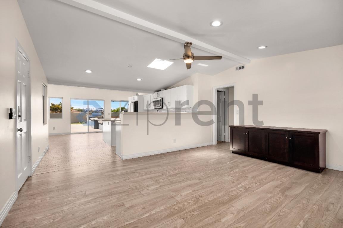 648 Cocapah St - Photo 4 of 23