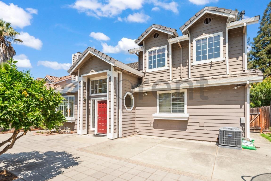 1431 Prelude Dr - Photo 2 of 35