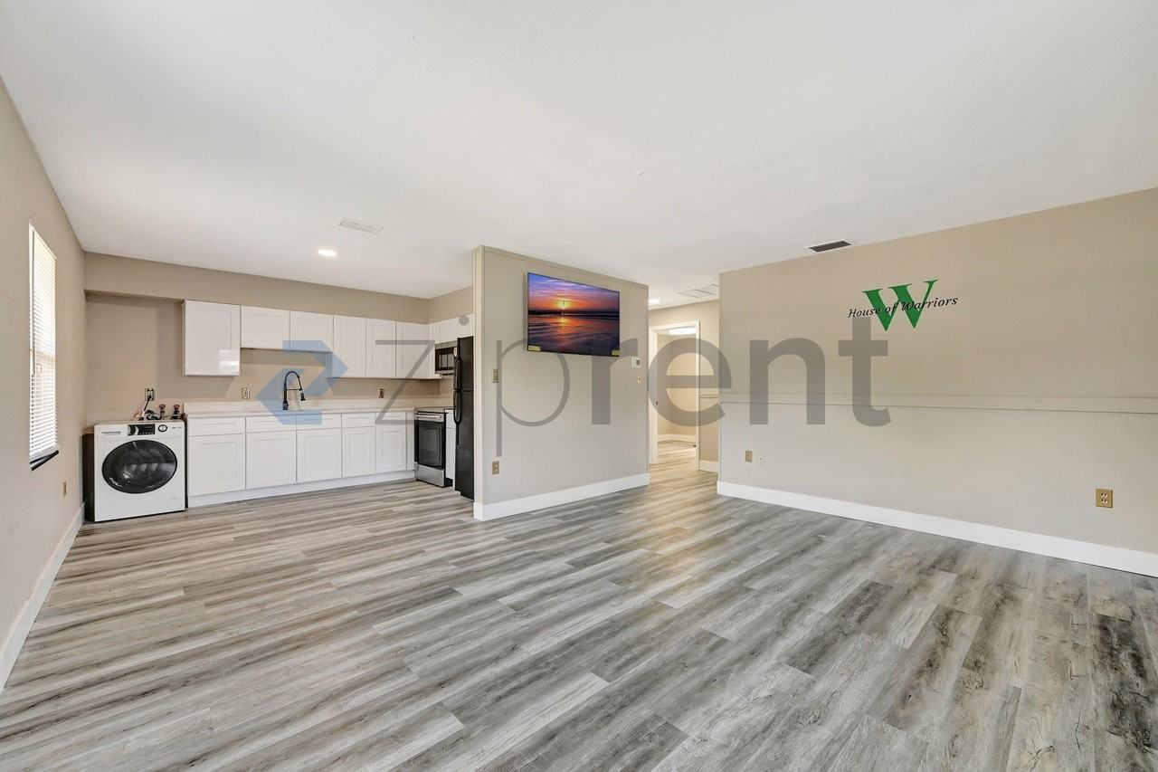136 Myrtle Ave #A - Photo 4 of 50