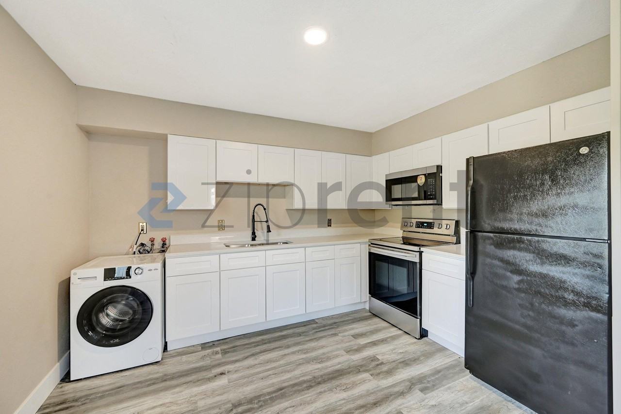 136 Myrtle Ave #A - Photo 7 of 50