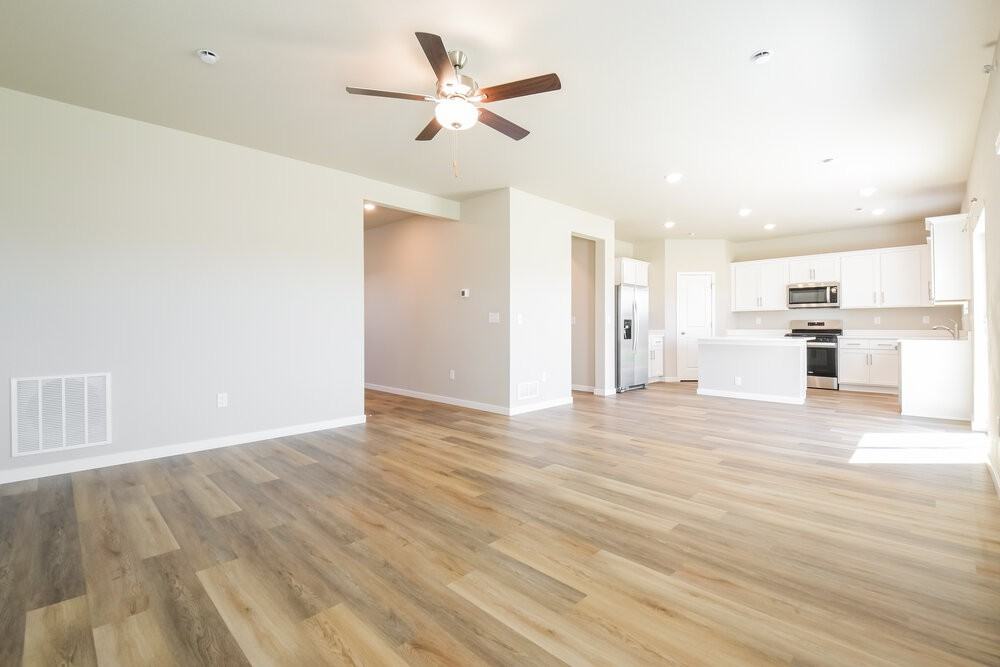 2230 Christina St - Photo 6 of 17