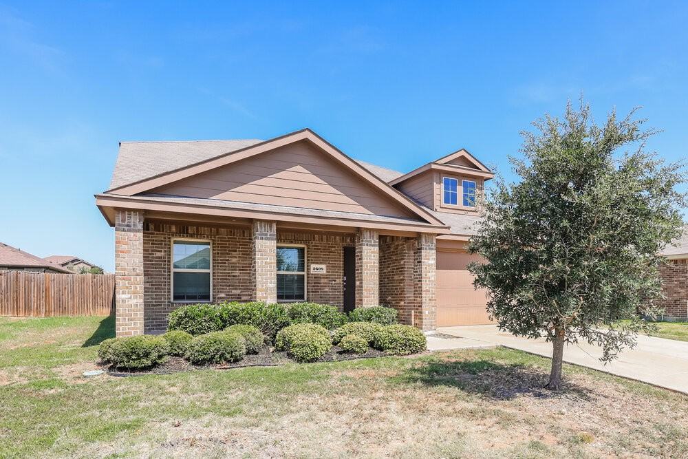 2609 Hutchins Dr - Photo 4 of 17