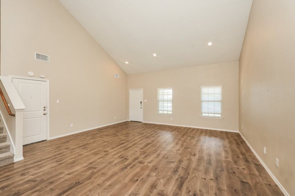 2609 Hutchins Dr - Photo 5 of 17