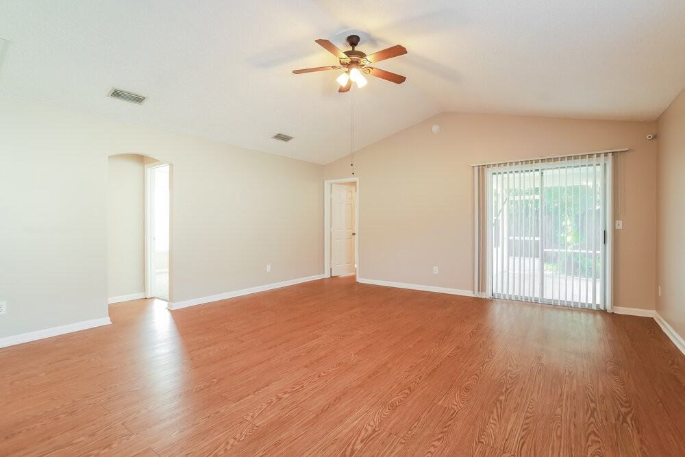 3111 Wavering Ln - Photo 4 of 16
